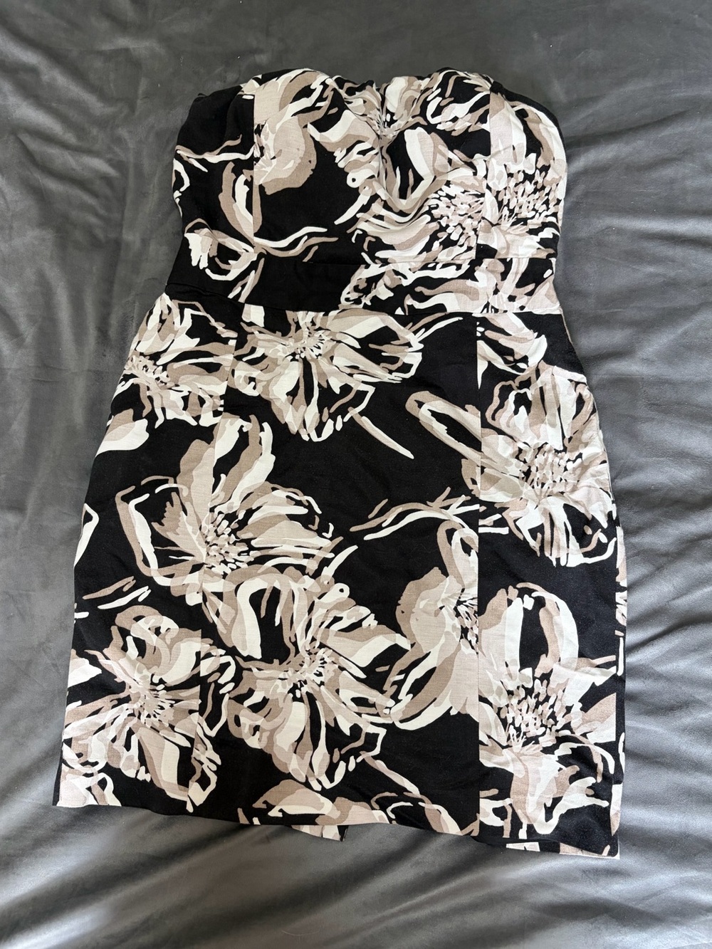 Strapless Floral Bodycon Dress in Black and Cream Banana Republic Size 8